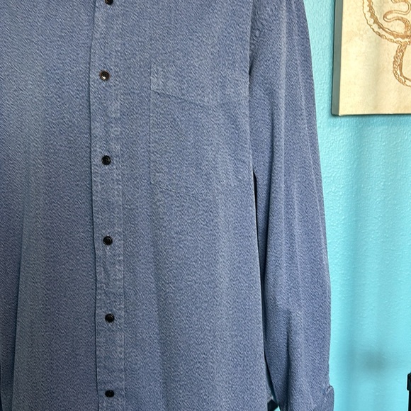 Banana Republic standard fit button up dress shirt in blue - Picture 3 of 6